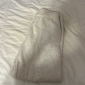 Aritzia sweatpants
